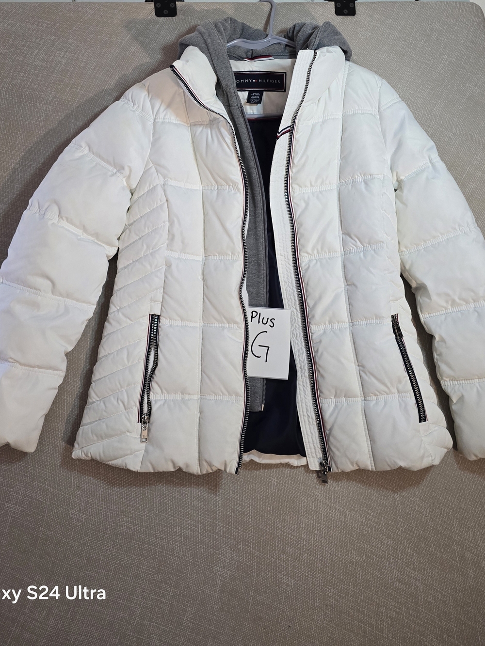 Tommy Hilfiger Women’s White Quilted Puffer Jacket with Hood
